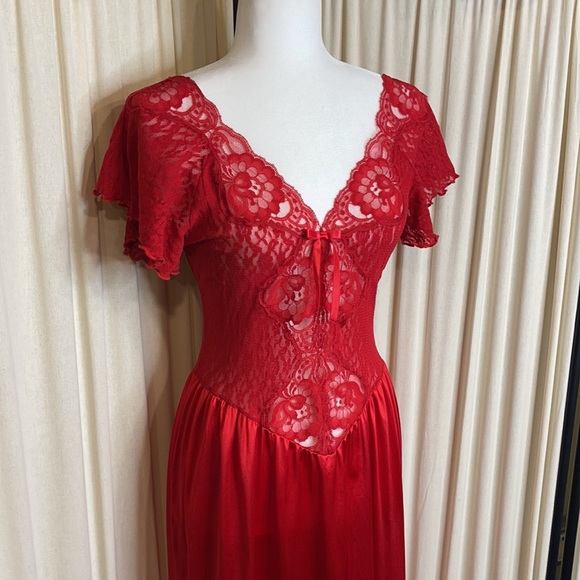 70’S VINTAGE- GORGEOUS RED SLIP GOWN LACE DRESS - Picture 5 of 11